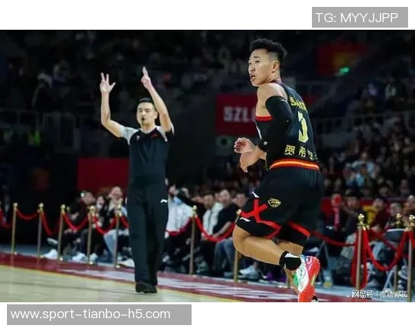 贺希宁稳定发挥约翰逊状态回暖期待与史密斯争夺上岗机会